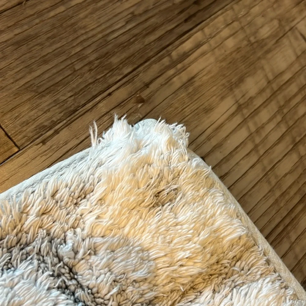 Leopard bathroom rug